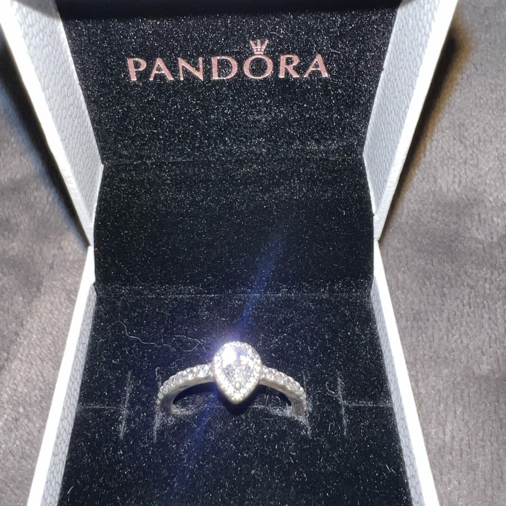 Pandora Sparkling Pear Halo Ring size 7